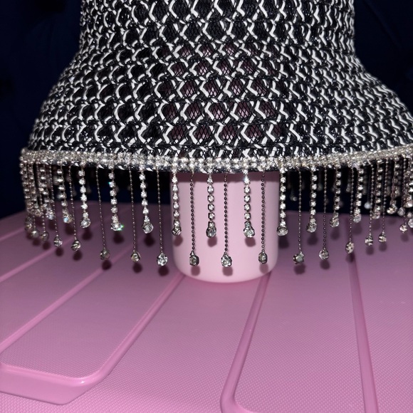 Elegant Black and Silver Women's Hat - Picture 3 of 4